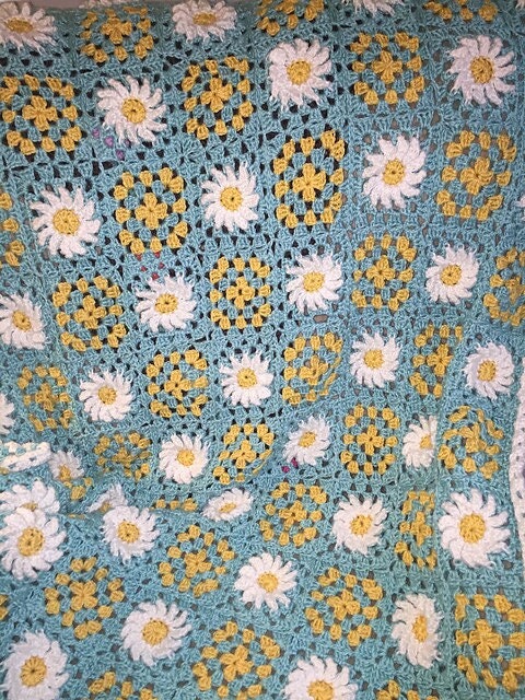 Vintage Crochet Pattern Daisies and Grannies Afghan PDF Instant Digital Download Pretty Daisy Flower Granny Square Blanket 10 Ply