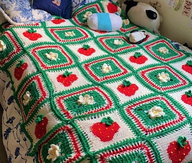 Vintage Crochet Pattern Strawberries Rosette Blossoms Afghan Granny Squares PDF Instant Digital Download Berries Flowers Blanket 10 Ply