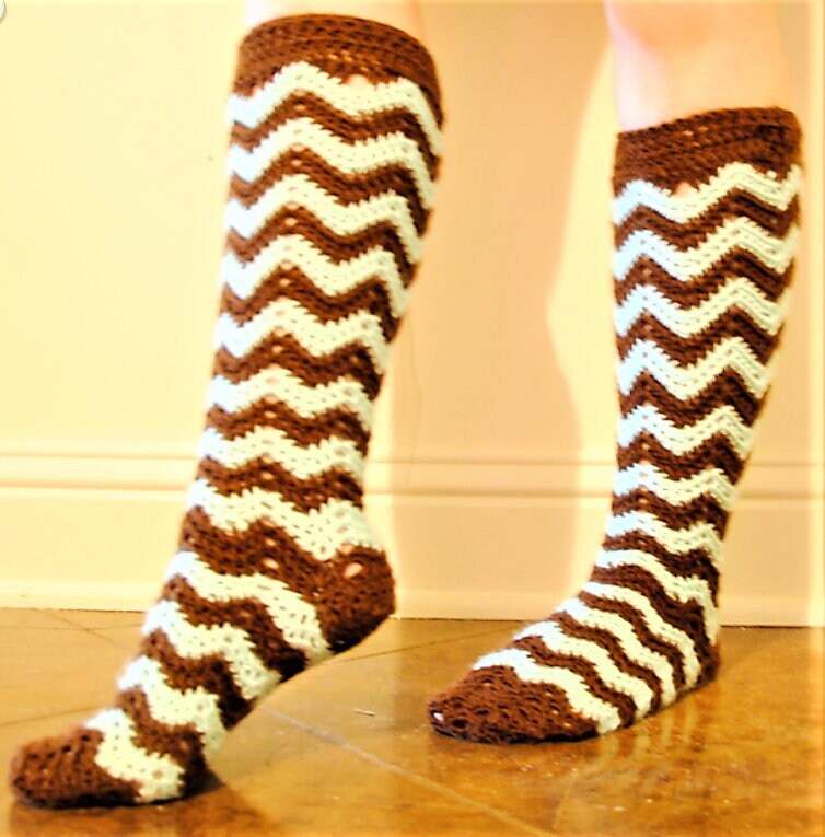 Vintage Crochet Pattern Retro Chevron Ripple Knee Socks PDF Instant Digital Download Groovy Womens Hippie Boho Chic Knee Highs 10 Ply