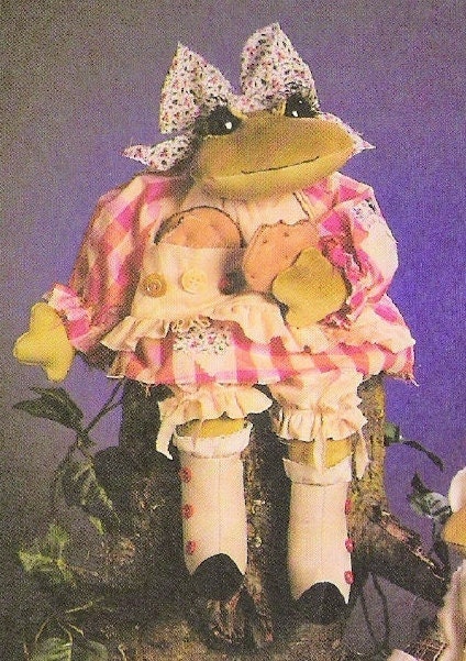 Vintage Sewing Pattern Country Frogs Soft Sculpture Dolls PDF Instant Digital Download Soft Girl and Boy Froggie Toys 16"