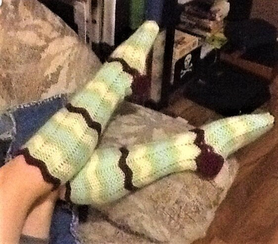Vintage Crochet Pattern Retro Chevron Ripple Knee Socks PDF Instant Digital Download Groovy Womens Hippie Boho Chic Knee Highs 10 Ply