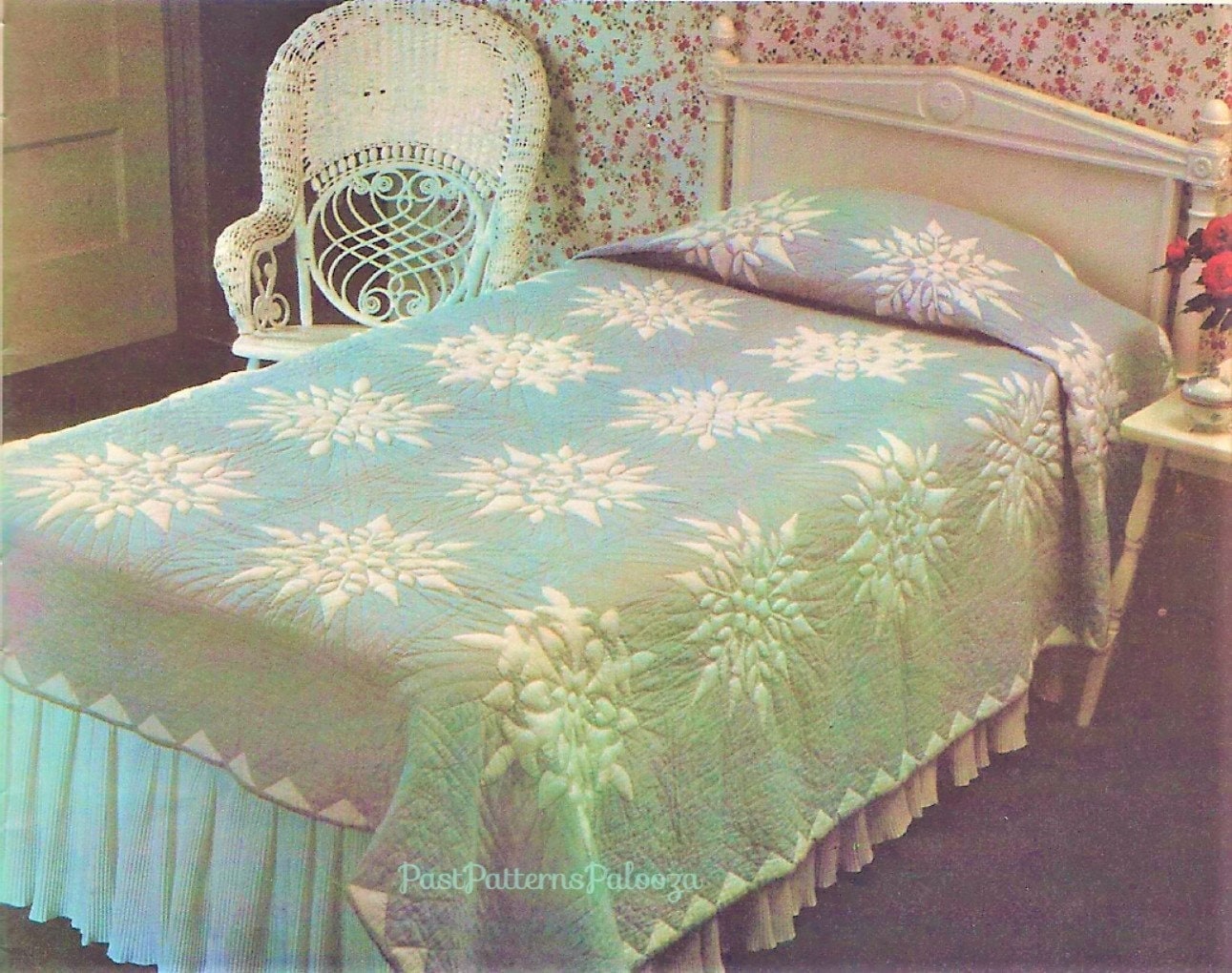 Vintage Sewing Pattern Snowflake Bed Quilt Instant Digital Download Appliqued Snowflakes 4 Designs Sewn Winter Theme Bedspread 92x77