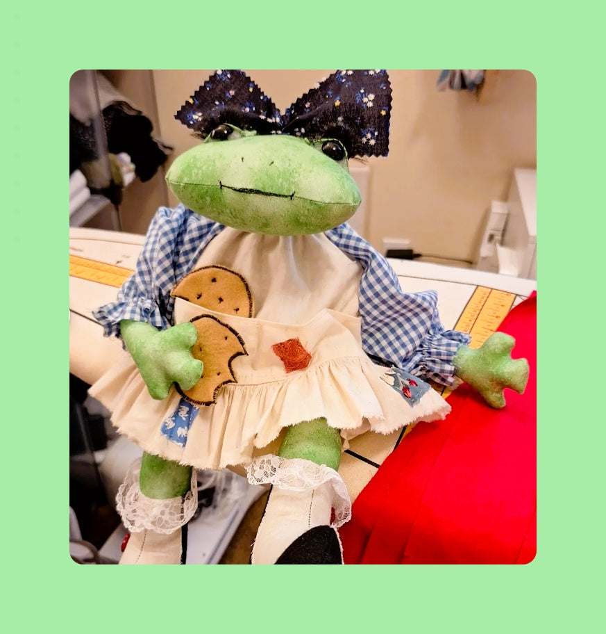 Vintage Sewing Pattern Country Frogs Soft Sculpture Dolls PDF Instant Digital Download Soft Girl and Boy Froggie Toys 16"