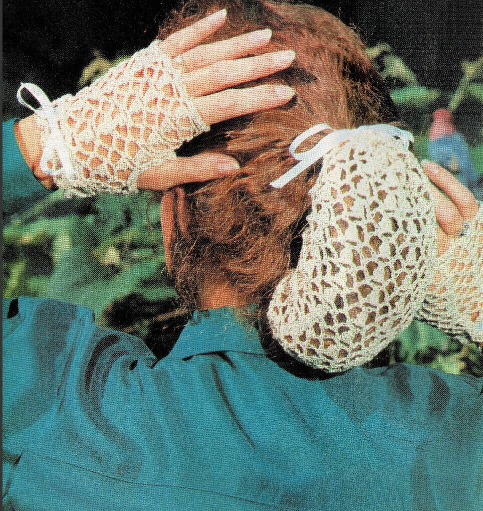 Vintage Crochet Pattern Womens Victorian Cotton Lace Snood & Fingerless Gloves Set PDF Instant Digital Download Fishnet Hair Holder Hairnet