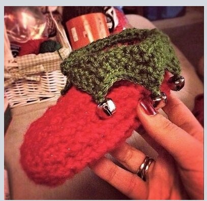 Vintage Crochet Pattern Kids Childrens Crocheted Elf Slippers Shoes Jingle Bells PDF Instant Digital Download 4 Ply 3 Sizes
