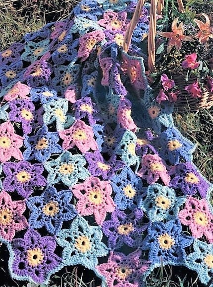 Vintage Crochet Pattern Pretty Field of Wildflowers Afghan Blanket Pattern PDF Instant Digital Download Floral Motifs Throw 46x66 10 Ply