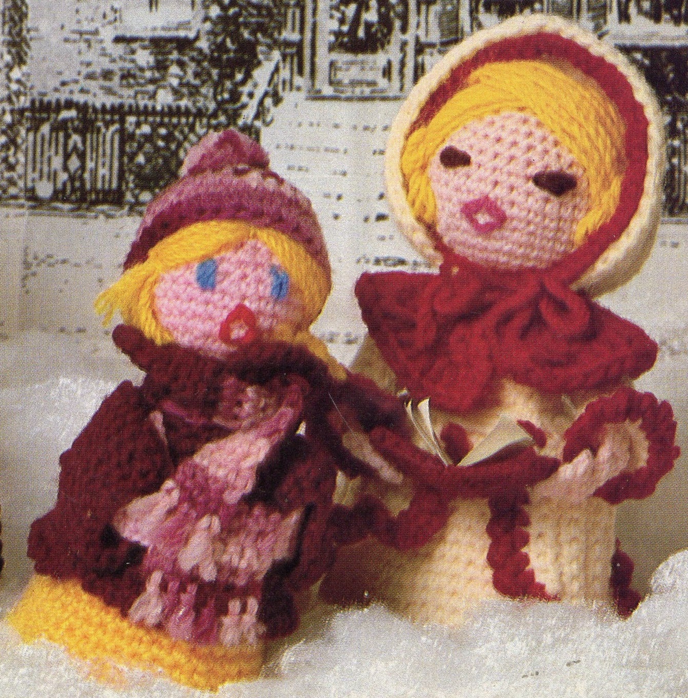 Vintage Crochet Pattern 7" Christmas Carolers Dolls PDF Instant Digital Download Caroling Family Amigurumi Soft Toys 10 Ply