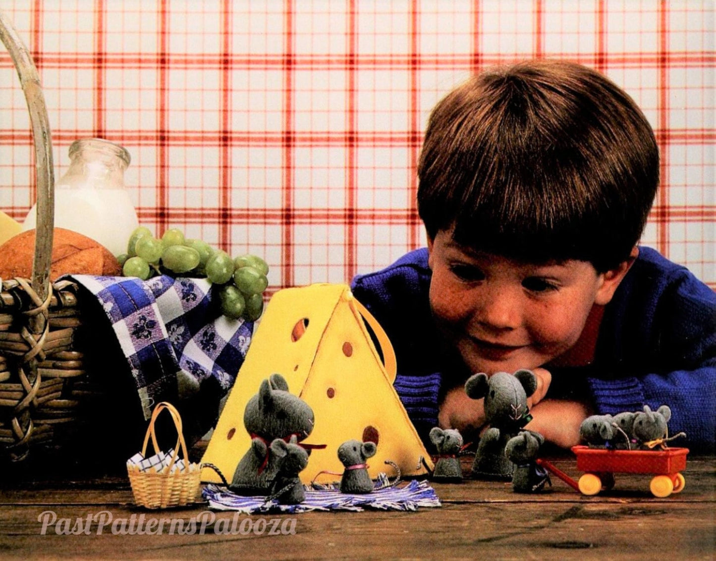 Vintage Sewing Pattern Felt Mouse Family and Swiss Cheese Chalet House Holder PDF Instant Digital Download Mini Sewn Soft Toys