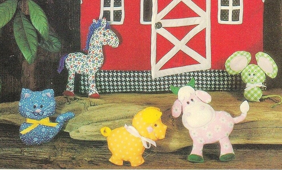 Vintage Sewing Pattern Farmyard Animals and Barn Tote Bag Cotton Prints Fabric Toys PDF Instant Digital Download Sewn Soft Scraps Playset