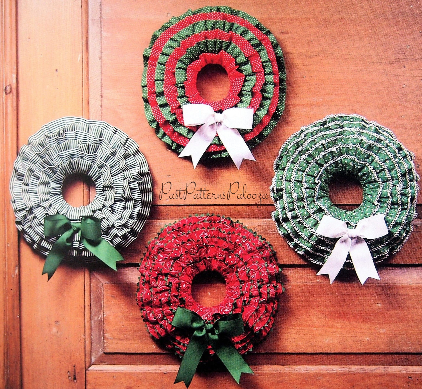 Vintage Sewing Pattern 12" Fabric Christmas Ruffle Wreaths PDF Instant Digital Download Calico Dots Stripes Bandanna 4 Festive Designs