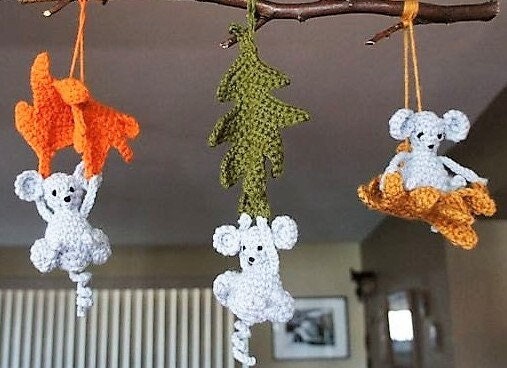 Vintage Crochet Pattern 3" Autumn Leaf Country Mice Amigurumi PDF Instant Digital Download Three Mouseketeers Mobile Mouse or Soft Toys