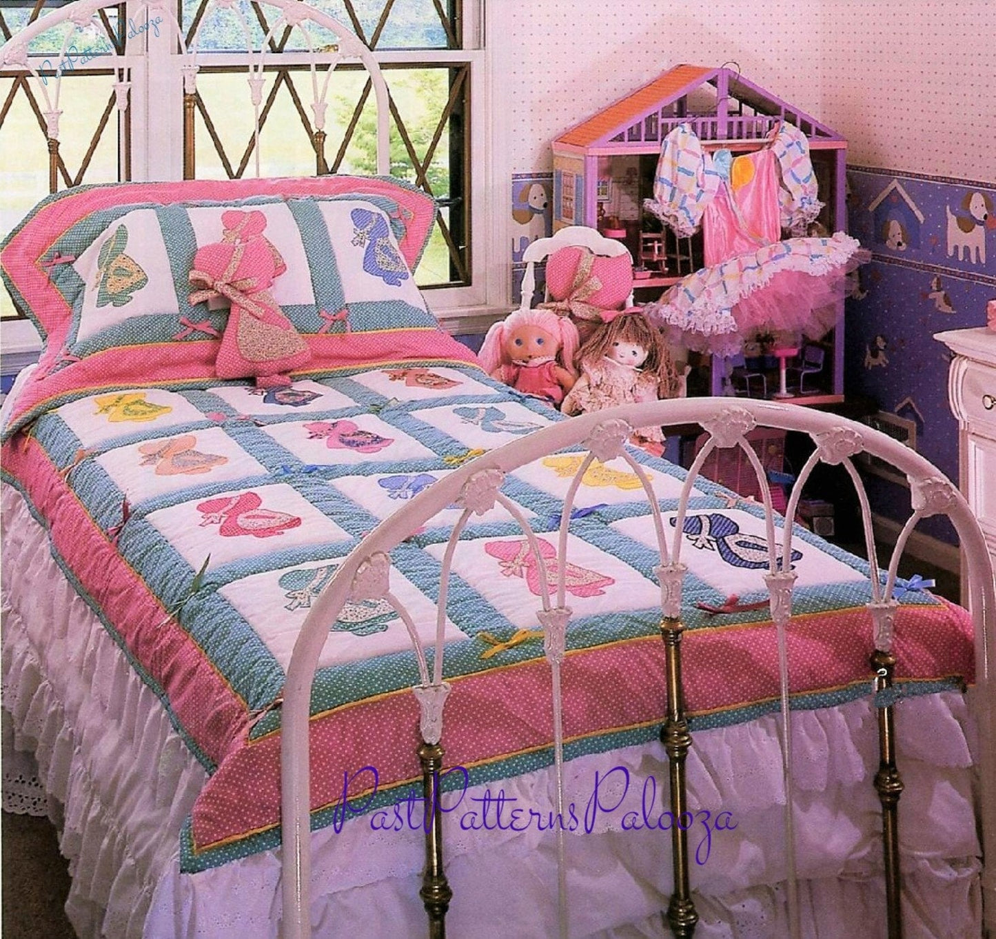 Vintage Sewing Pattern Classic Sunbonnet Sue Bed Quilt PDF Instant Digital Download Twin Bed Patchwork Applique Blocks Bedspread 52x73