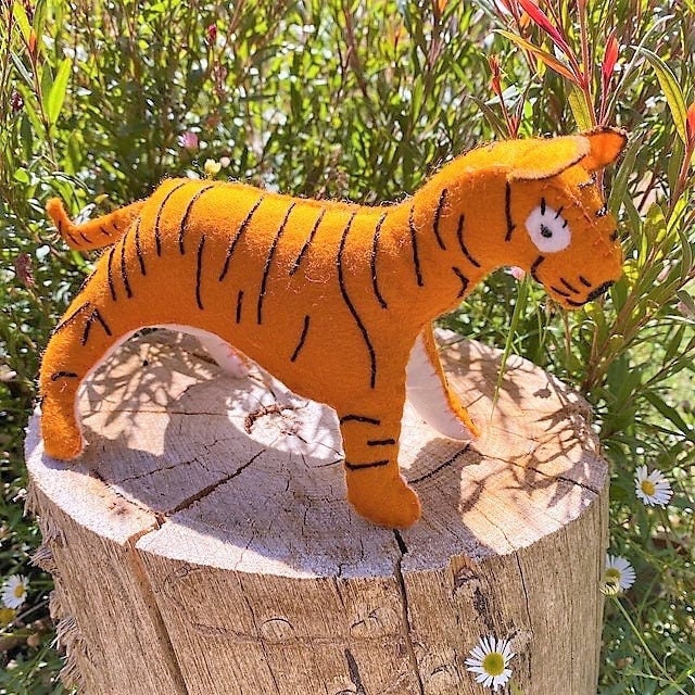 Vintage Sewing Pattern 12" Giraffe & 7" Tiger Felt Fabric Soft Sculpture Plush Animal Dolls PDF Instant Digital Download Retro Zoo Toys