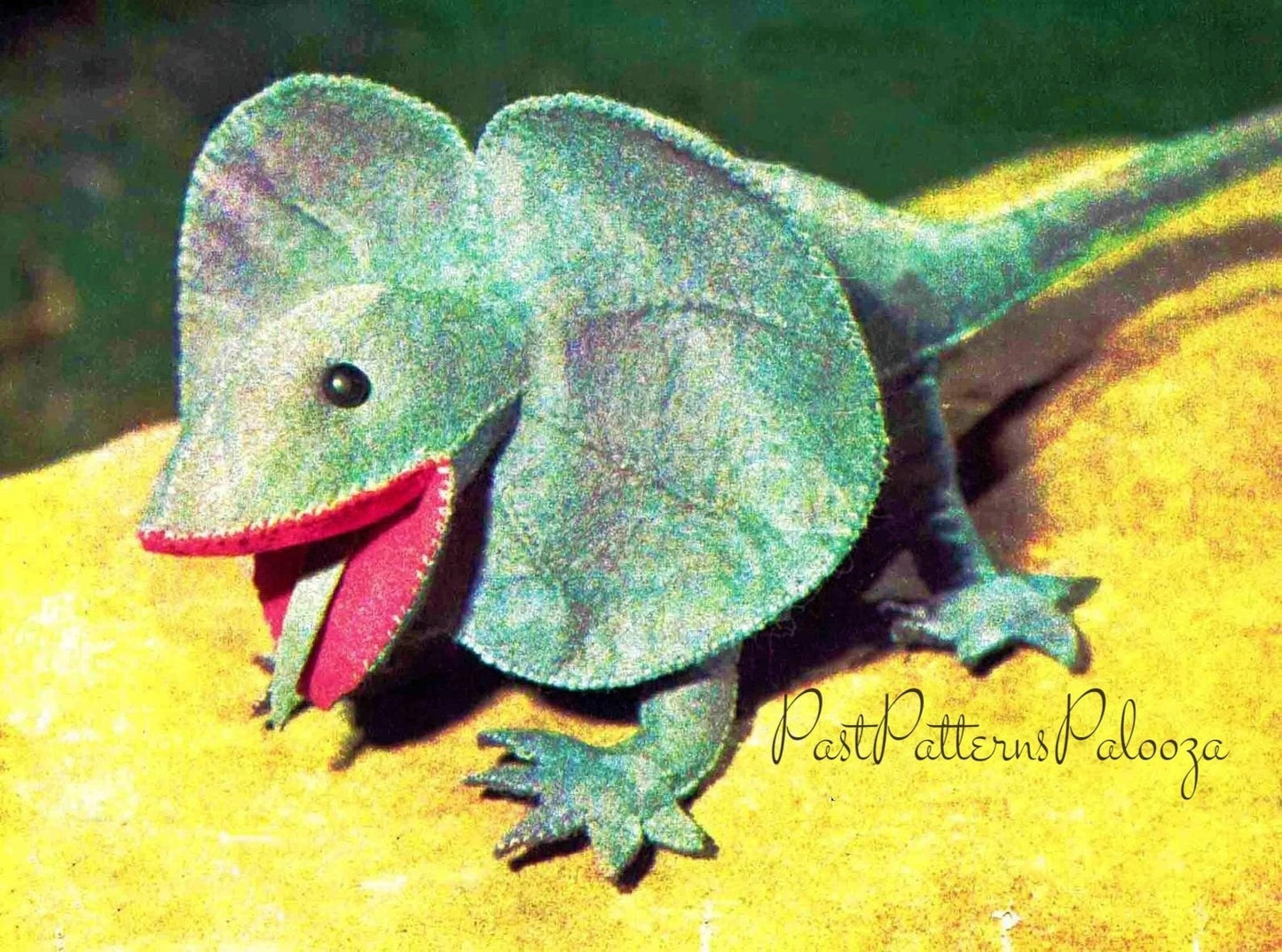 Vintage Sewing Pattern 17" Frilled Neck Lizard Felt Fabric Soft Sculpture Toy Doll PDF Instant Digital Download Sewn Australian Reptile