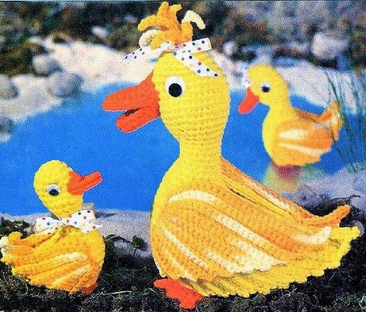 Vintage Crochet Pattern 9" Mama Duck 4" Ducklings Soft Toy Amigurumi PDF Instant Digital Download Cute Yellow Easter Duck Family 4 Ply