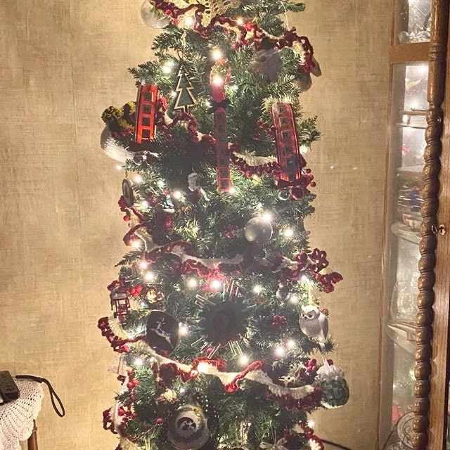 Vintage Crochet Pattern Easy Christmas Twist Garland PDF Instant Digital Download Crocheted Spiral Holiday Mantel or Tree Trim 10 Ply