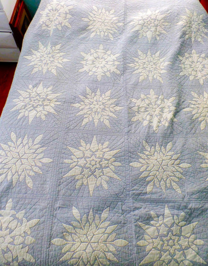 Vintage Sewing Pattern Snowflake Bed Quilt Instant Digital Download Appliqued Snowflakes 4 Designs Sewn Winter Theme Bedspread 92x77